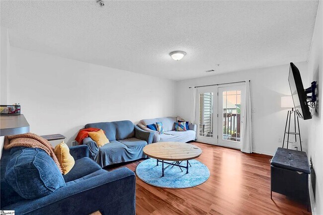 Photo - 1412 Harts Ridge Dr