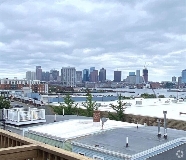 Building Photo - 300 Meridian St Unit 6 Rental