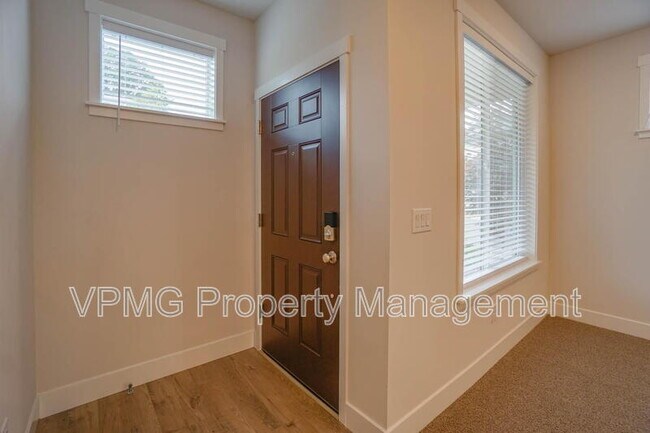 Photo - 6921 NE 16th Ave