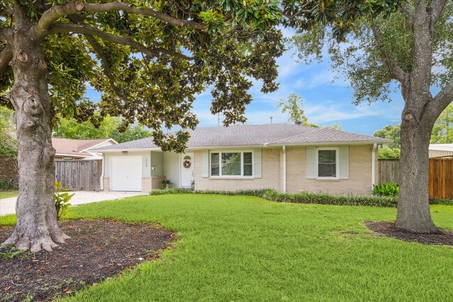 Photo - 1124 Springrock Ln