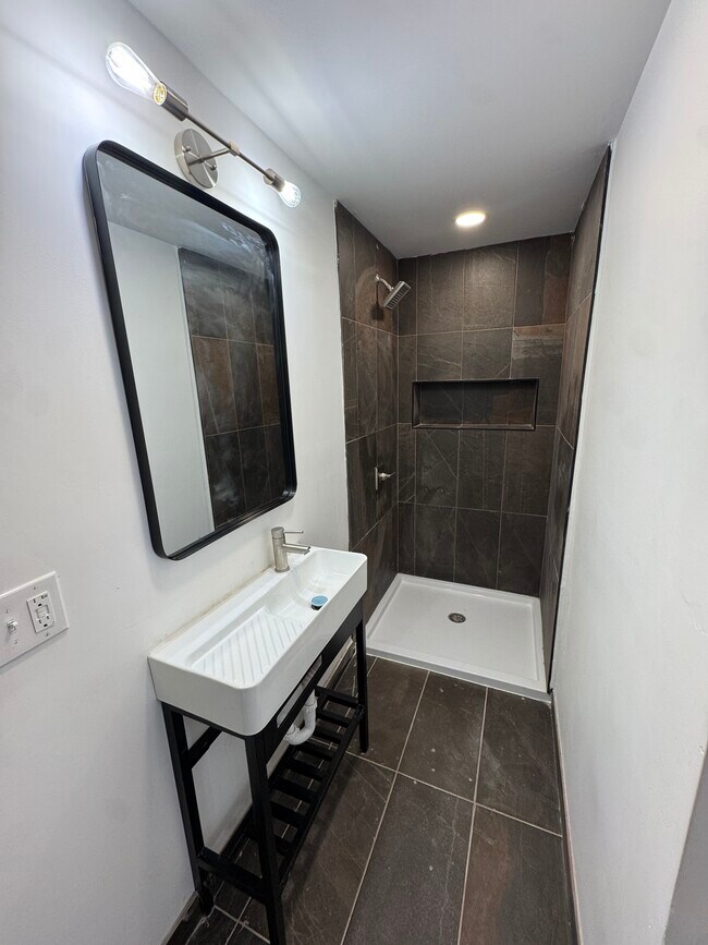 Photo - 839 S Jackson St Unit 2