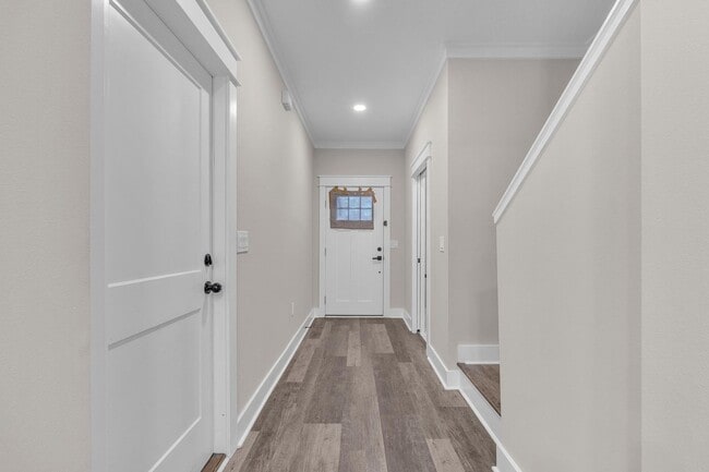 Photo - Modern 3 Bedroom Townhome!!