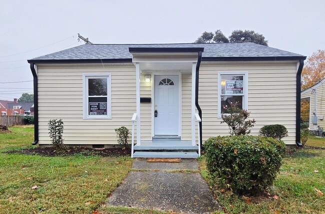 Building Photo - Newly Renovated Rental Available in Burlin...