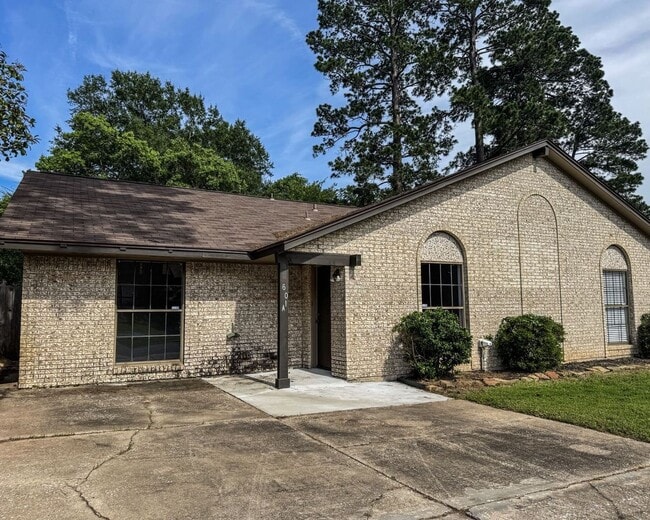 Photo - Comfortable 3BR/2BA Home in a Prime Location Near Forest Hills