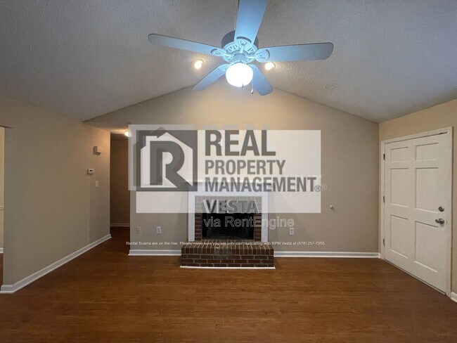 Photo - 402 Steeple Chase Rd