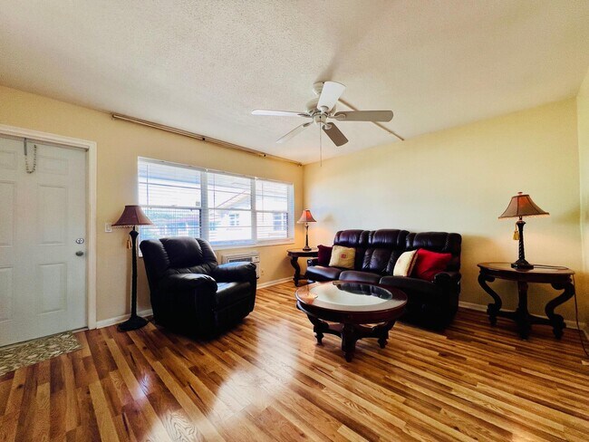 Photo - 211 Easthampton I
