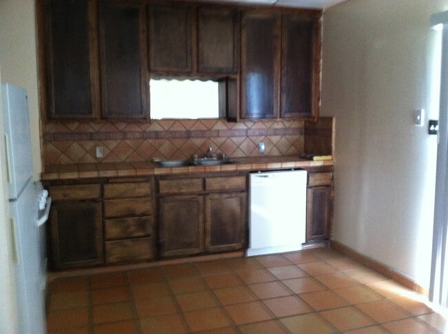 Photo - 4412 Gordon St