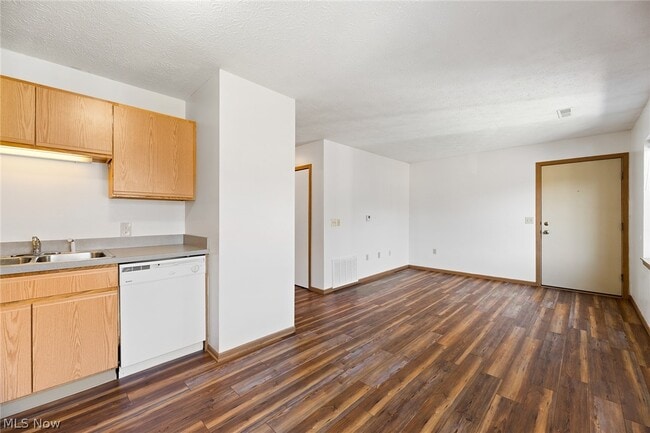 Photo - 1898 Springfield Lake Blvd Unit 207