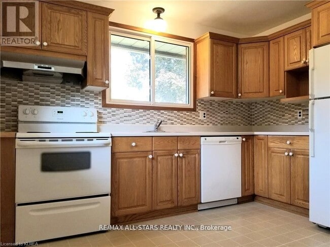 Photo - 11 Roselyn Ct