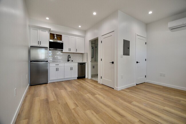 5754 Colfax Ave Unit 10