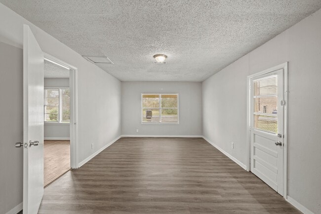 Photo - 6806 Woodrow St