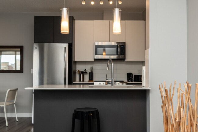 Photo - 11303-11105 105 Ave NW Unit SI ID1227819P