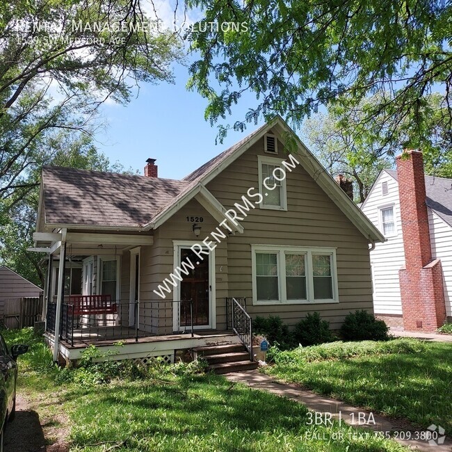 Building Photo - 1529 SW Medford Ave Rental