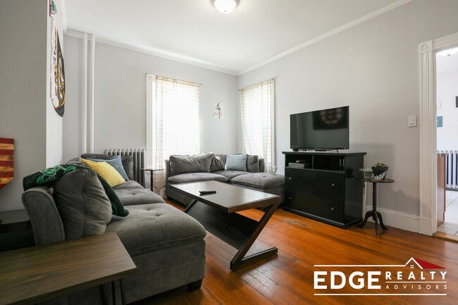 Photo - 285 Market St