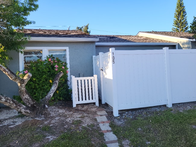 Photo - 105 Dorchester Square