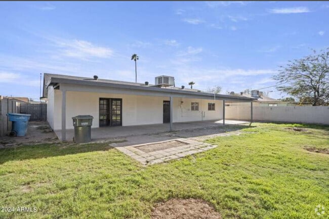 Building Photo - 6228 W Cheery Lynn Rd Rental
