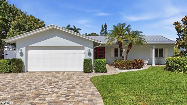 Photo - 1590 Sandpiper St