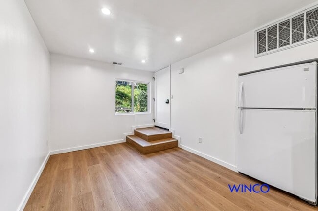 Photo - 372 Avalon Dr