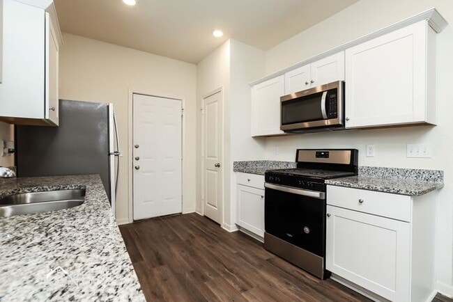 Photo - 5102 Dawn Break