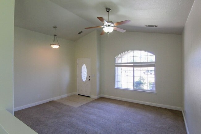 Photo - 4 Bedroom Mary Lake Home on Cul-De-Sac