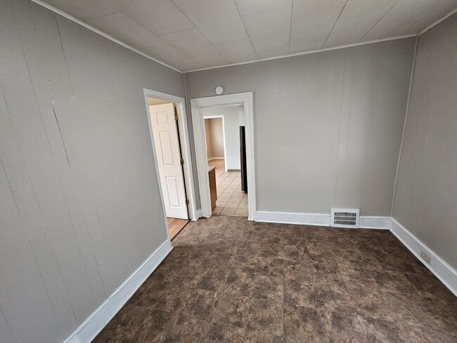 Photo - 1762 E 33rd St