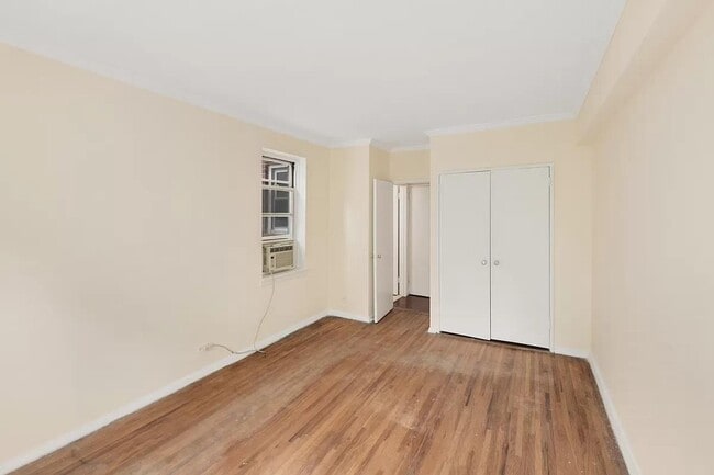 Photo - 640 W 231st St