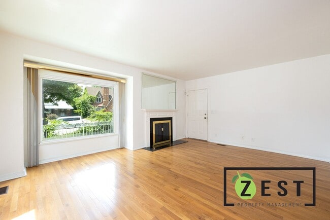 Photo - ***OPEN HOUSE SAT. OCT. 11TH 2025 10-10:30... Unit B - Upper