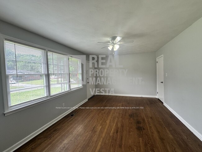Photo - 3257 Ohara Dr S