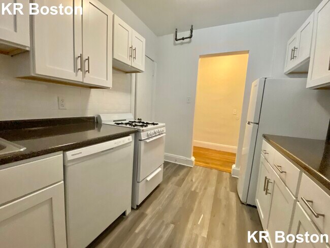 Photo - 1662 Commonwealth Ave Unidad #12