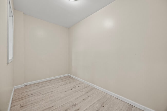 Photo - 16 School St Unit Front