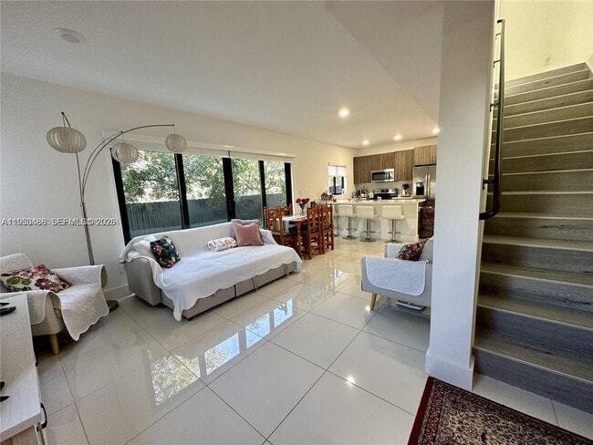 Photo - 306 NW 11th Ct