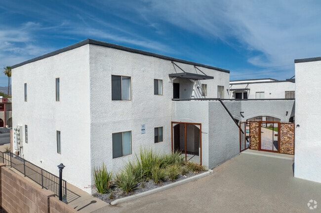 Building Photo - Meadow Park Apartments