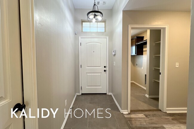 Photo - 9112 SW 47th St