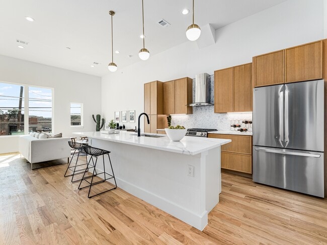 Building Photo - 2080 Kelly Ave