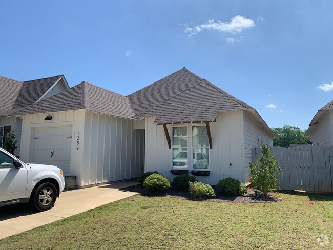 Building Photo - Fox Run Village Rental