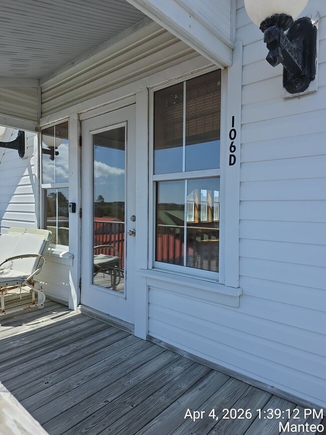 Building Photo - Welcome to coastal living in the heart of Manteo 1 Bedroom 1 Bath