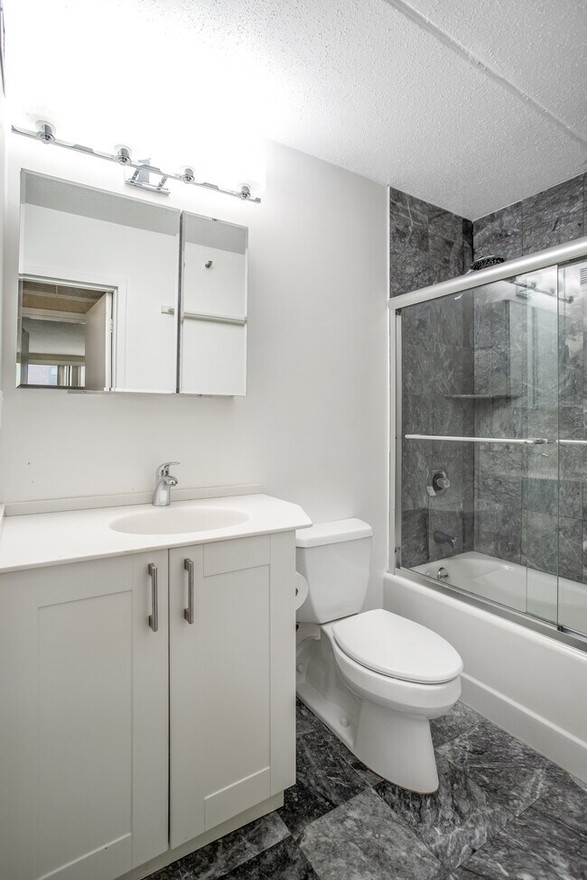 Photo - 4 Martine Ave Unit 809