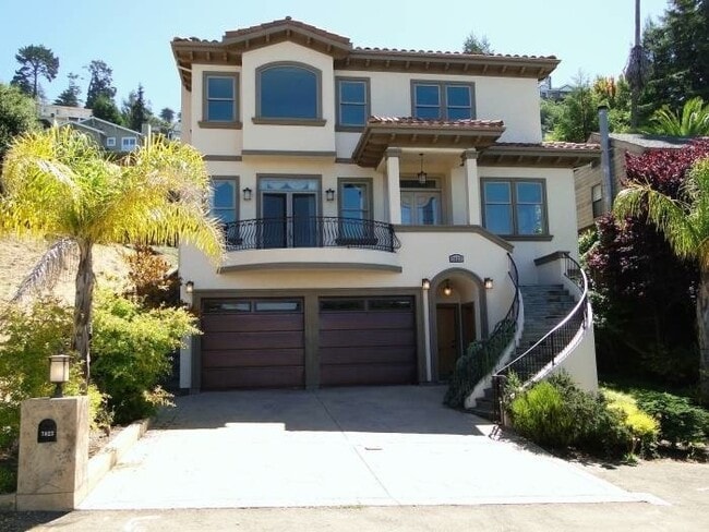 Building Photo - Large estate in the Oakland hills