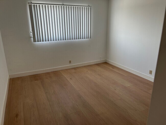 Photo - 4777 W 132nd St