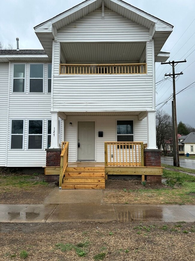 125-127 S Connor Avenue - 125-127 S Connor Avenue Apartment Unit 127 S Connor Ave