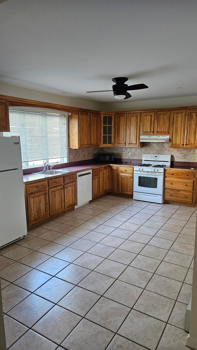 Photo - 166 Sheridan Ave Unit 1