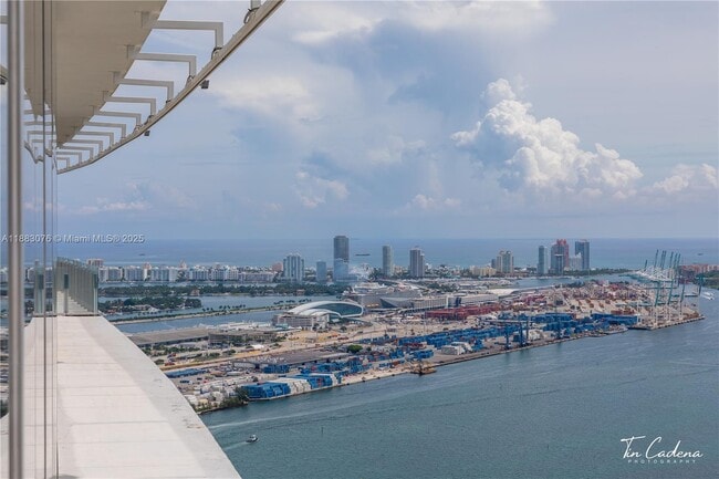 Building Photo - 300 Biscayne Blvd Way Unit 2606W Rental