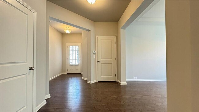 Photo - 1630 Brookmere Way