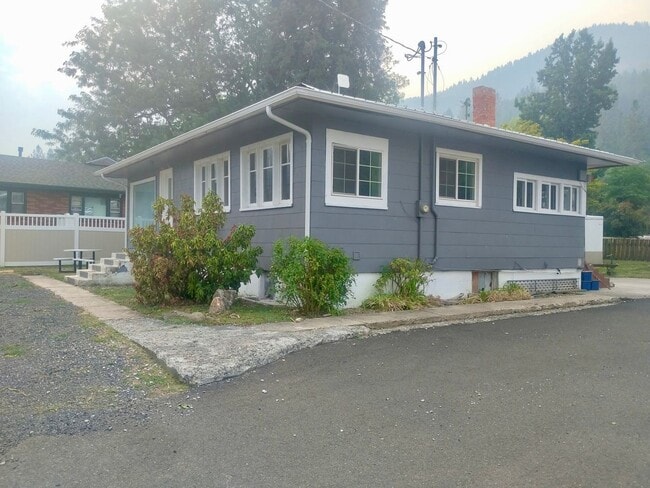 Photo - Charming Two-bedroom, One-bathroom home in Orofino, Idaho