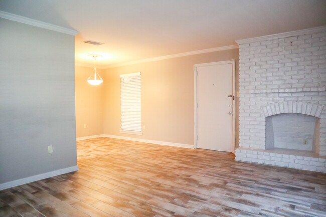 Photo - Saint Rose Place