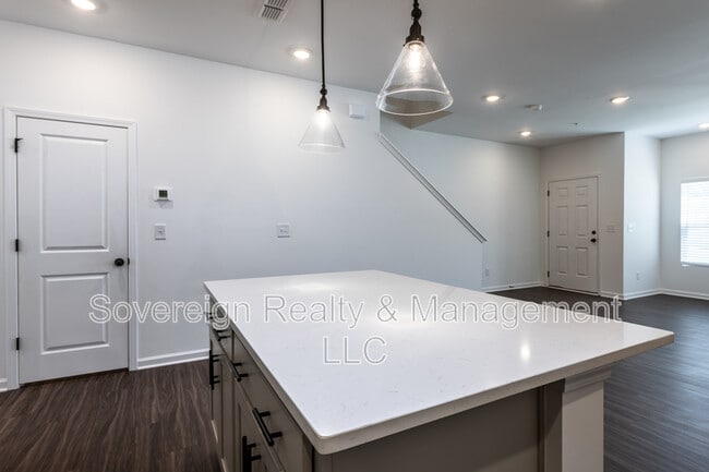 Photo - 5542 Highland St