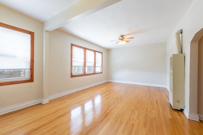Photo - 2058 W 19th St Unit 2
