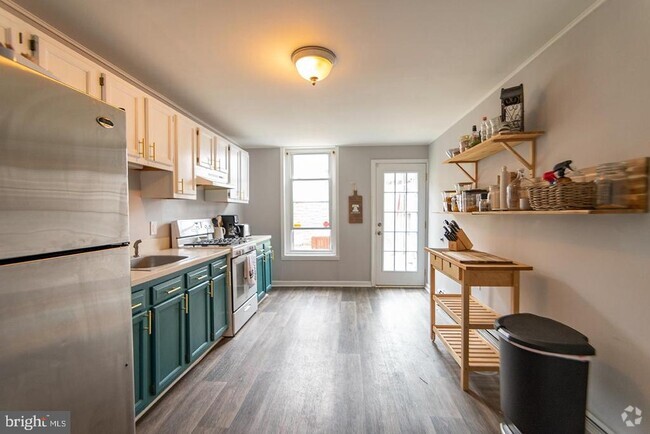 Building Photo - 4708 Fowler St Rental