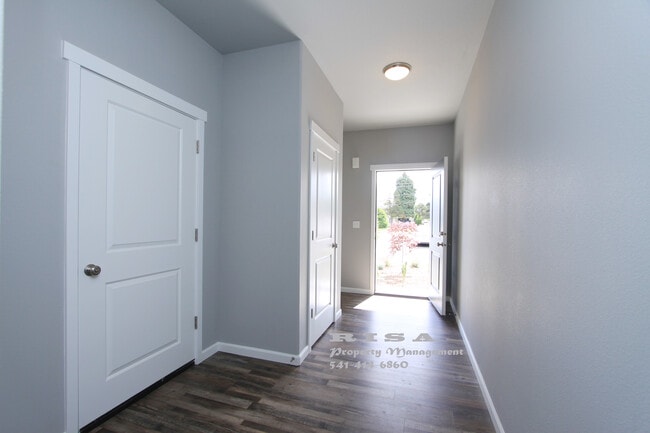 Photo - 4185 Lancaster Dr NE