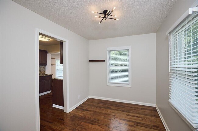 Photo - 1235 Beechview Dr SE